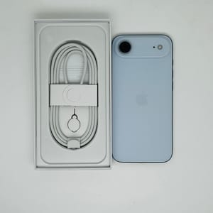 iPhone 17 Air 256GB Azul de Segunda Mano (Totalmente Original, Batería 92%)