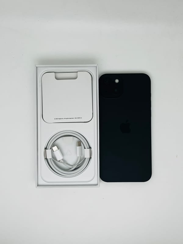 iPhone 15 Plus 128GB Negro Reacondicionado (Pantalla OLED, Cámaras y Batería Originales Cambiadas)